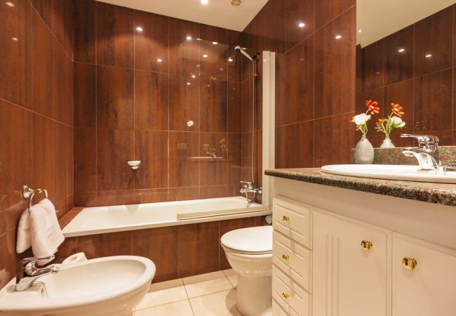 Apartamento en Costa Adeje - TERRAZAS DEL DUQUE II 4A001 Apartamento en Costa Adeje - TERRAZAS DEL DUQUE II 4A001