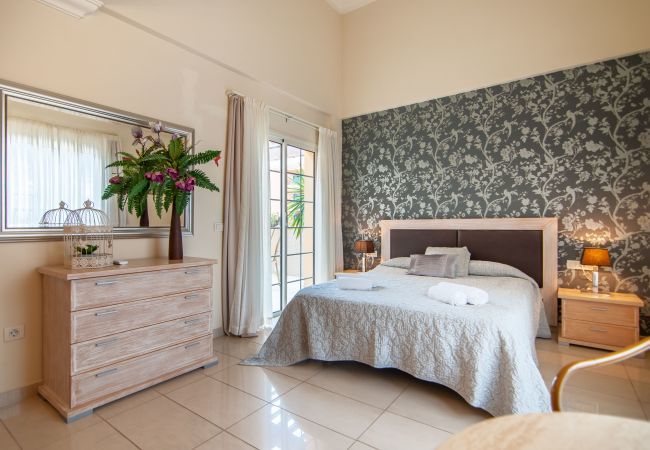 Apartamento en Costa Adeje - TERRAZAS DEL DUQUE II 4A001 Apartamento en Costa Adeje - TERRAZAS DEL DUQUE II 4A001