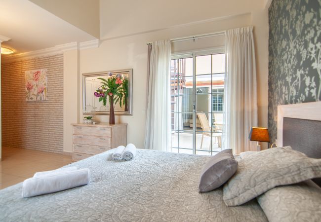 Apartamento en Costa Adeje - TERRAZAS DEL DUQUE II 4A001 Apartamento en Costa Adeje - TERRAZAS DEL DUQUE II 4A001
