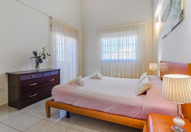 Apartamento en Costa Adeje - TERRAZAS DEL DUQUE II 3A001 Apartamento en Costa Adeje - TERRAZAS DEL DUQUE II 3A001