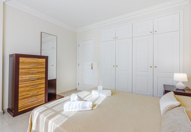 Apartamento en Costa Adeje - TERRAZAS DEL DUQUE II 3A001 Apartamento en Costa Adeje - TERRAZAS DEL DUQUE II 3A001