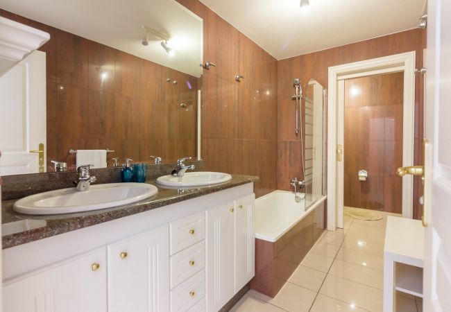 Ferienwohnung in Costa Adeje - TERRAZAS DEL DUQUE II 2A003 Ferienwohnung in Costa Adeje - TERRAZAS DEL DUQUE II 2A003