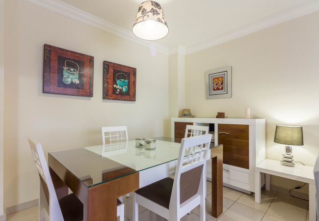 Ferienwohnung in Costa Adeje - TERRAZAS DEL DUQUE II 2A003 Ferienwohnung in Costa Adeje - TERRAZAS DEL DUQUE II 2A003