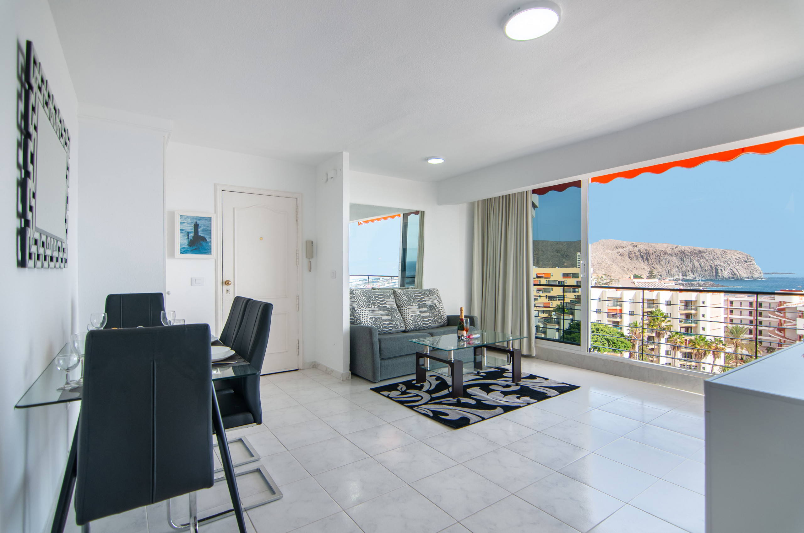  in Los Cristianos - LA ESTRELLA 1A020
