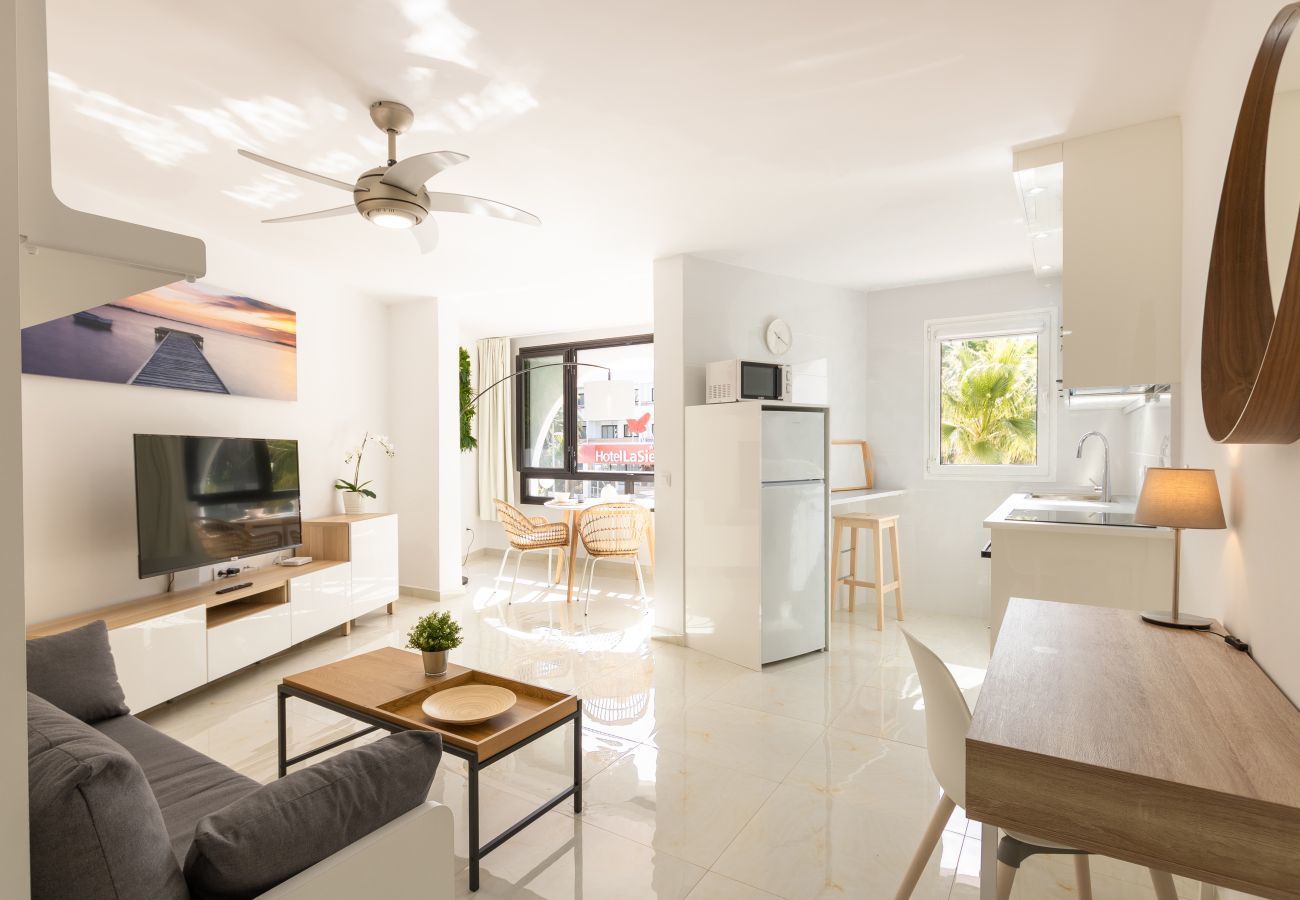 Studio parque Santiago O005 Living room Studio in Playa de Las Americas - Studio Parque Santiago 1 O005