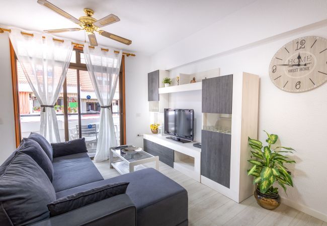 Apartment in Playa de Las Americas - ALTEMAR 2A004