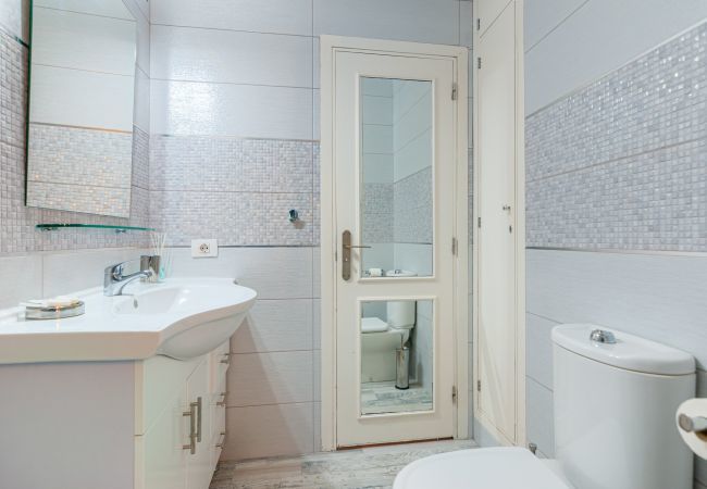 Апартаменты на Playa de Las Americas - TORRES DEL SOL 1A002 Апартаменты на Playa de Las Americas - TORRES DEL SOL 1A002