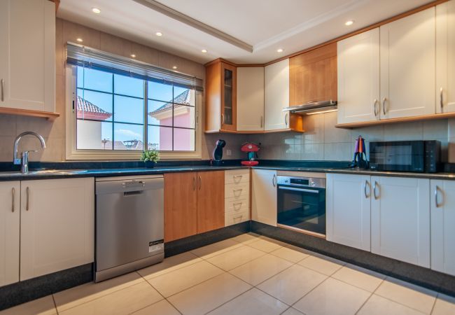 Апартаменты на Costa Adeje - TERRAZAS DEL DUQUE II 4A001 Апартаменты на Costa Adeje - TERRAZAS DEL DUQUE II 4A001