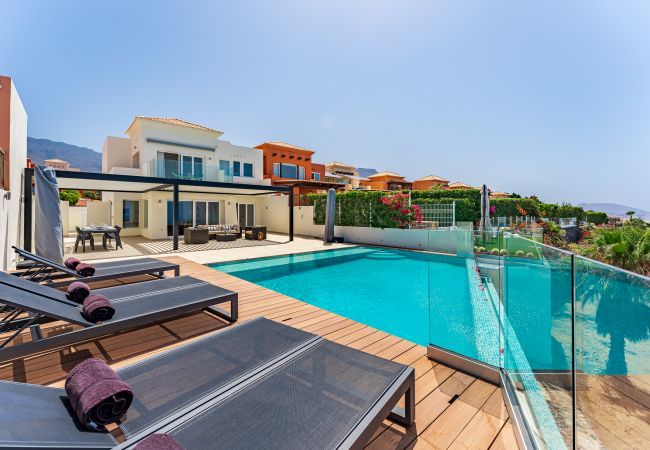 Вилла на La Caleta - Chalet Golf Costa Adeje  3A003 Вилла на La Caleta - Chalet Golf Costa Adeje  3A003