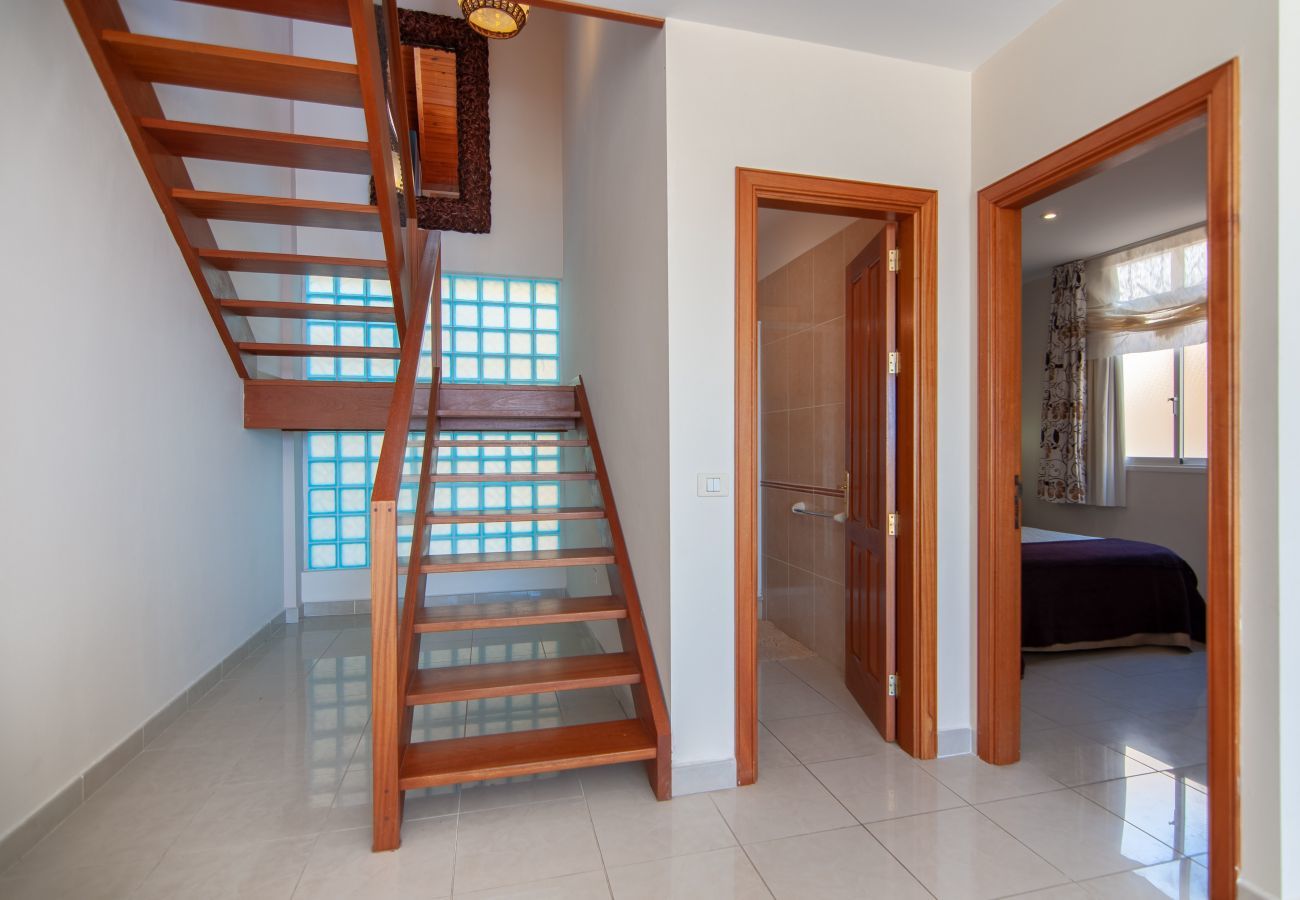 Кондоминиум на Acantilados de Los Gigantes - PENTHOUSE DUPLEX AVENIDA 2A011 Кондоминиум на Acantilados de Los Gigantes - PENTHOUSE DUPLEX AVENIDA 2A011