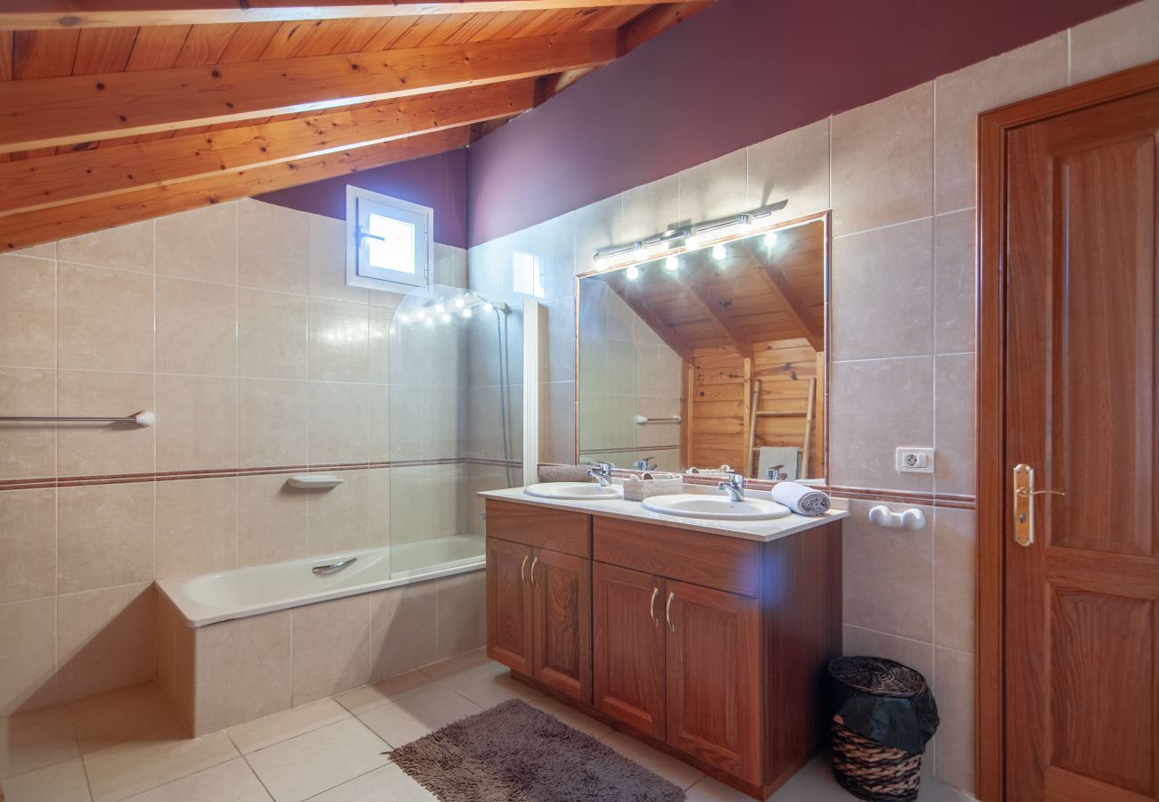 Кондоминиум на Acantilados de Los Gigantes - PENTHOUSE DUPLEX AVENIDA 2A011 Кондоминиум на Acantilados de Los Gigantes - PENTHOUSE DUPLEX AVENIDA 2A011