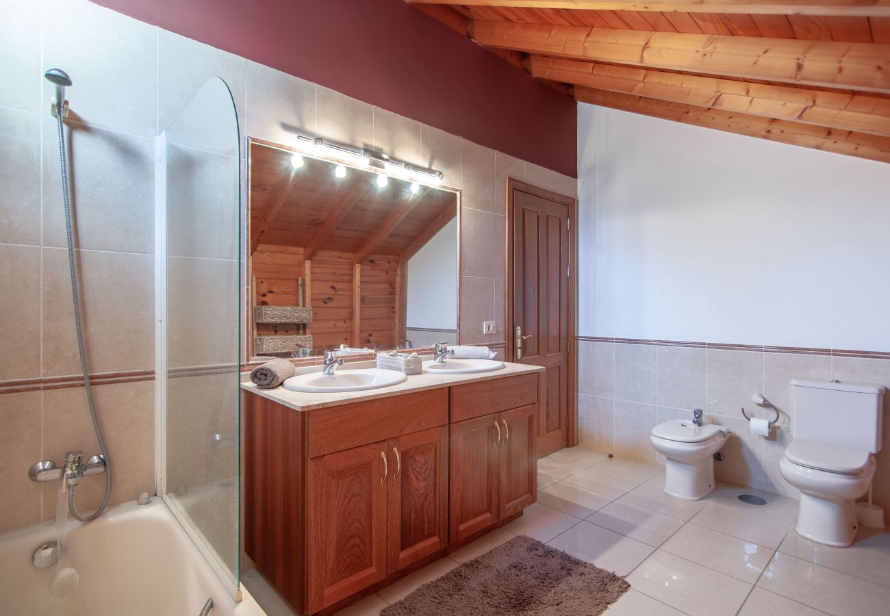 Кондоминиум на Acantilados de Los Gigantes - PENTHOUSE DUPLEX AVENIDA 2A011 Кондоминиум на Acantilados de Los Gigantes - PENTHOUSE DUPLEX AVENIDA 2A011